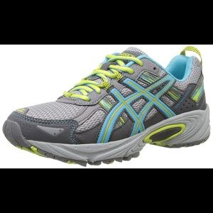 Asics Women’s Sneakers 9.5 ALMOST NEW (worn once)